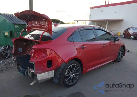 2021 Toyota Corolla Le z USA, uszkodzony, nr VIN 5YFEPMAE4MP271271